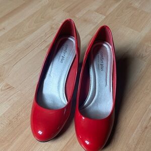 comfort plus by Predictions Red Patent Round-Toe Pumps